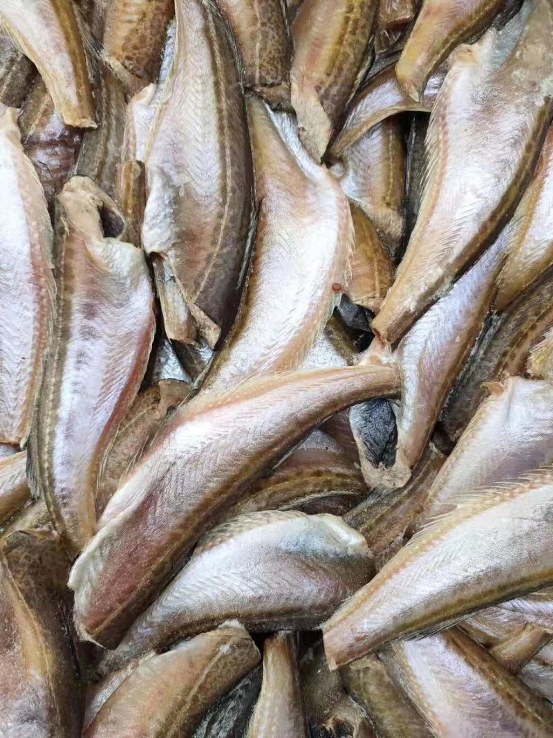 雷鱼，下单之前请先寻价，一根刺，肉质鲜美，煎烤烹炸
