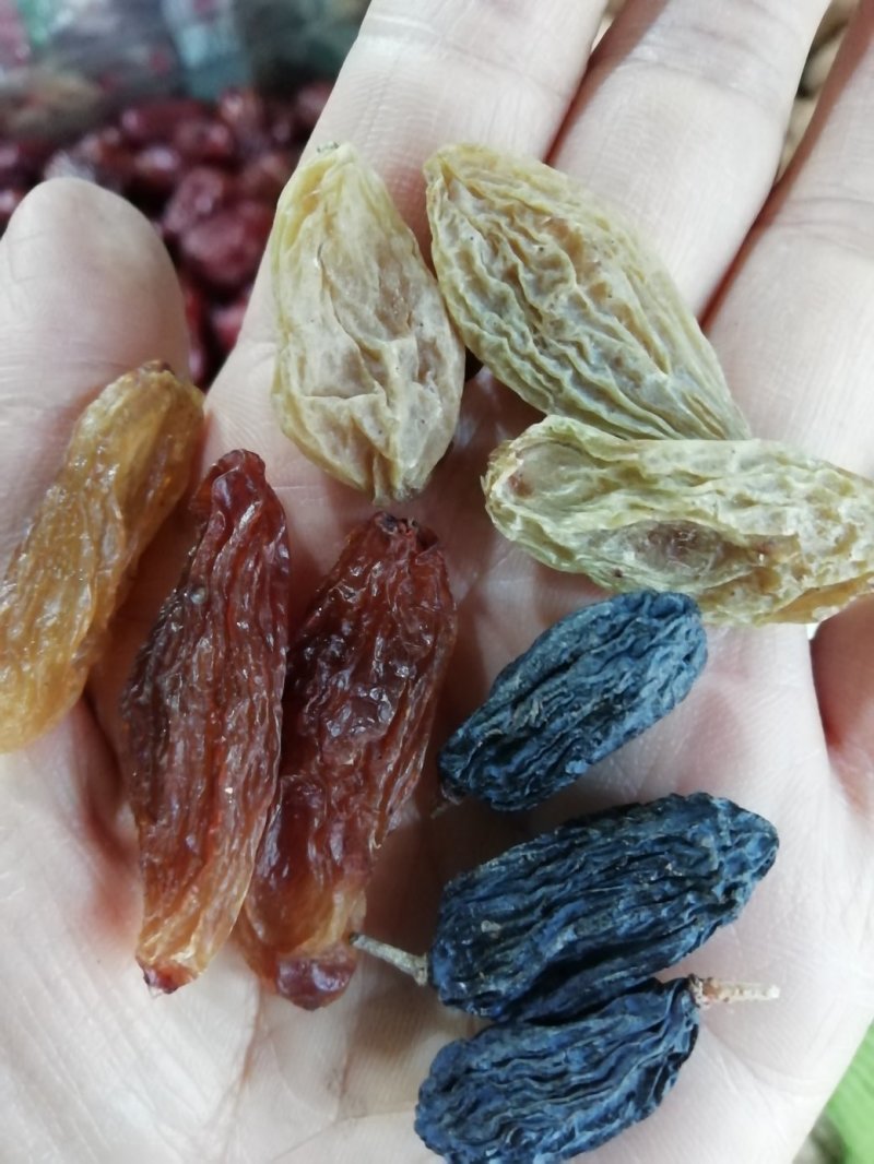 新疆吐鲁番大号黑加仑葡萄干，1公斤起发货，量多优惠多