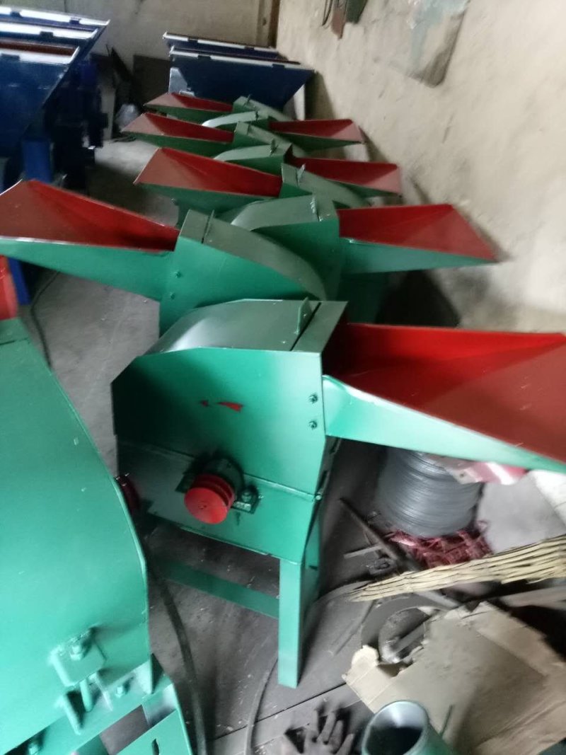 小型饲料粉碎机家用粉碎机秸秆碎枝机价格优惠厂家批发