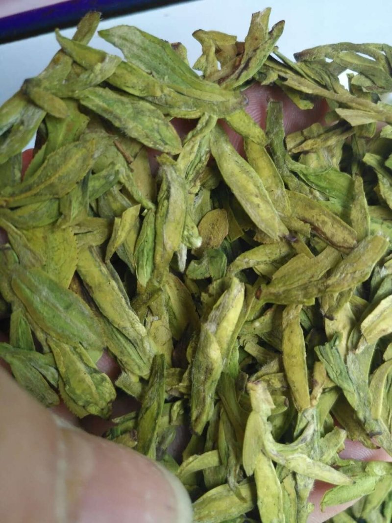 代销各种龙井茶，厂家直接发货，保证出厂价销售，诚信为本。