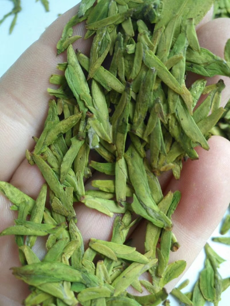 代销各种龙井茶，厂家直接发货，保证出厂价销售，诚信为本。