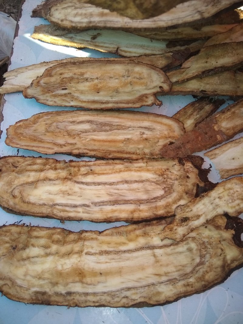野生葛根干片，可以当茶泡饮