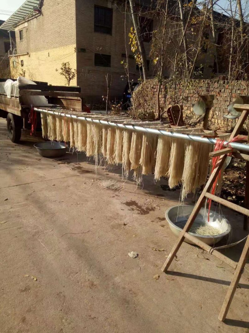自家手工纯红薯粉条，不添加任何防防腐剂