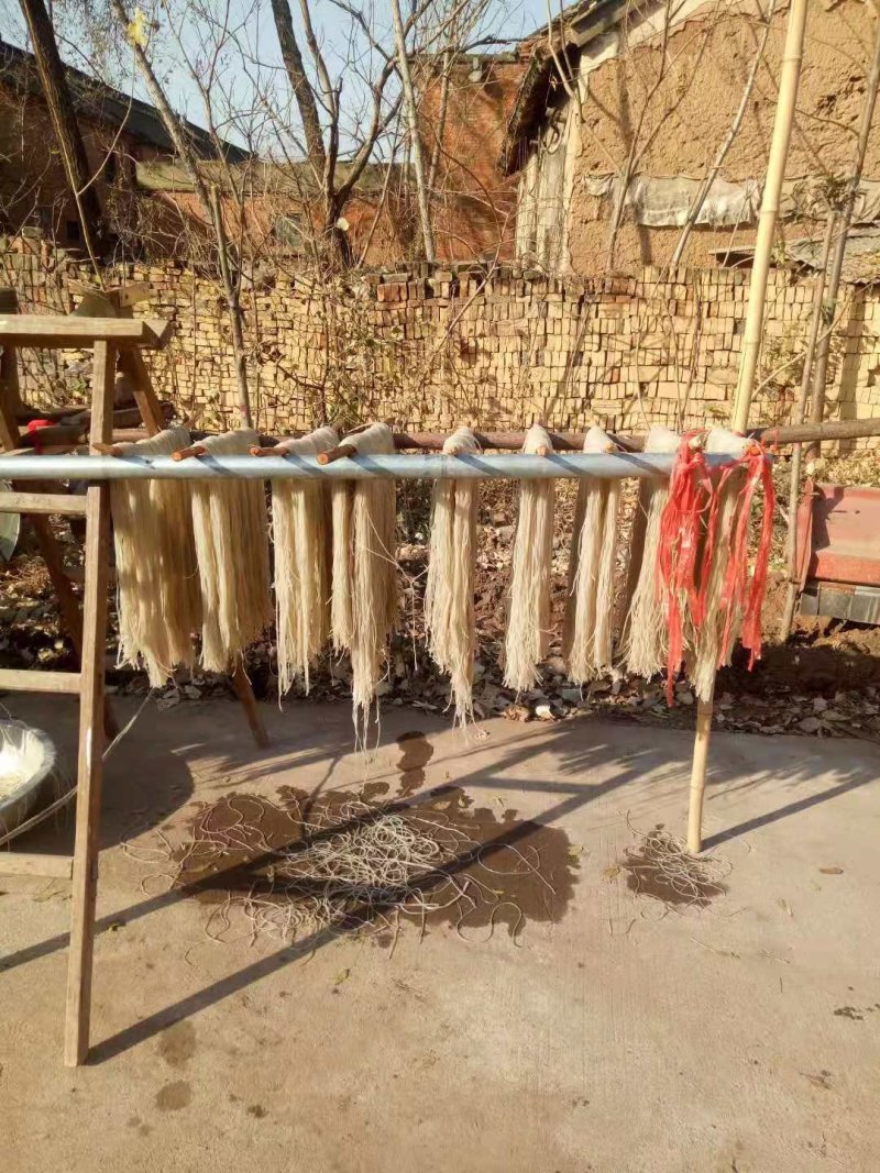自家手工纯红薯粉条，不添加任何防防腐剂