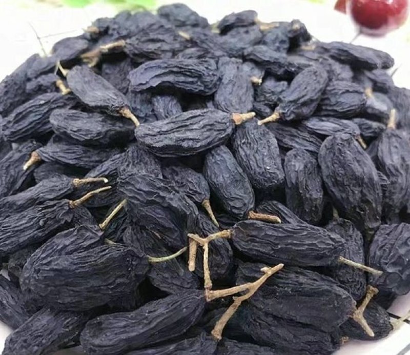 新疆吐鲁番特色大粒子黑加仑葡萄干