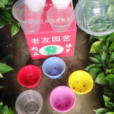 180自吸水盆，各种颜色都有5毛一2元/个。100起批