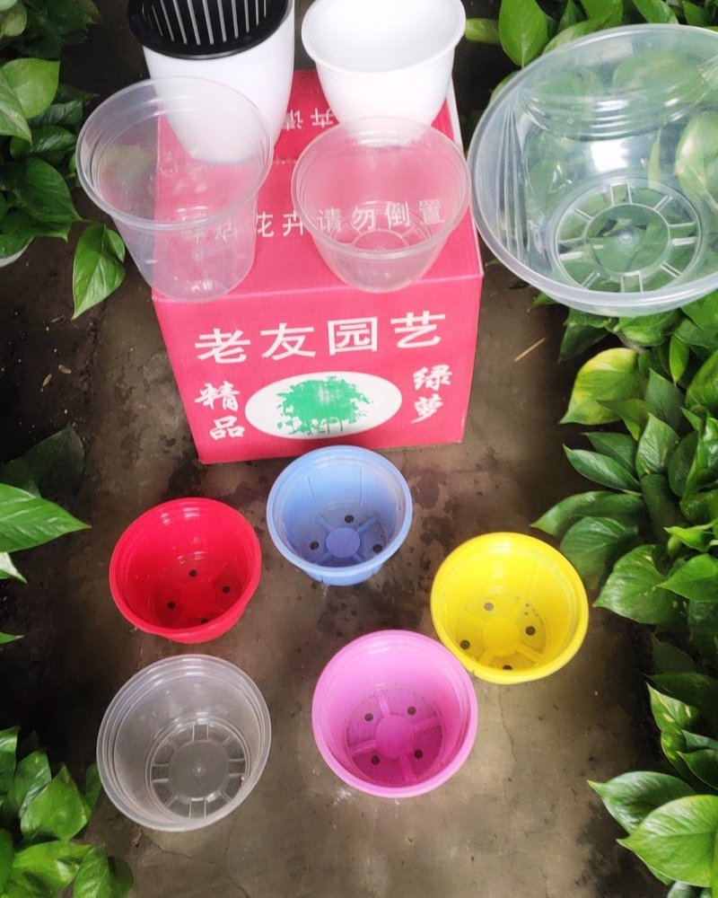 180自吸水盆，各种颜色都有5毛一2元/个。100起批