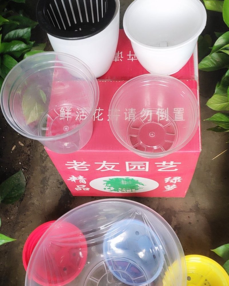 180自吸水盆，各种颜色都有5毛一2元/个。100起批