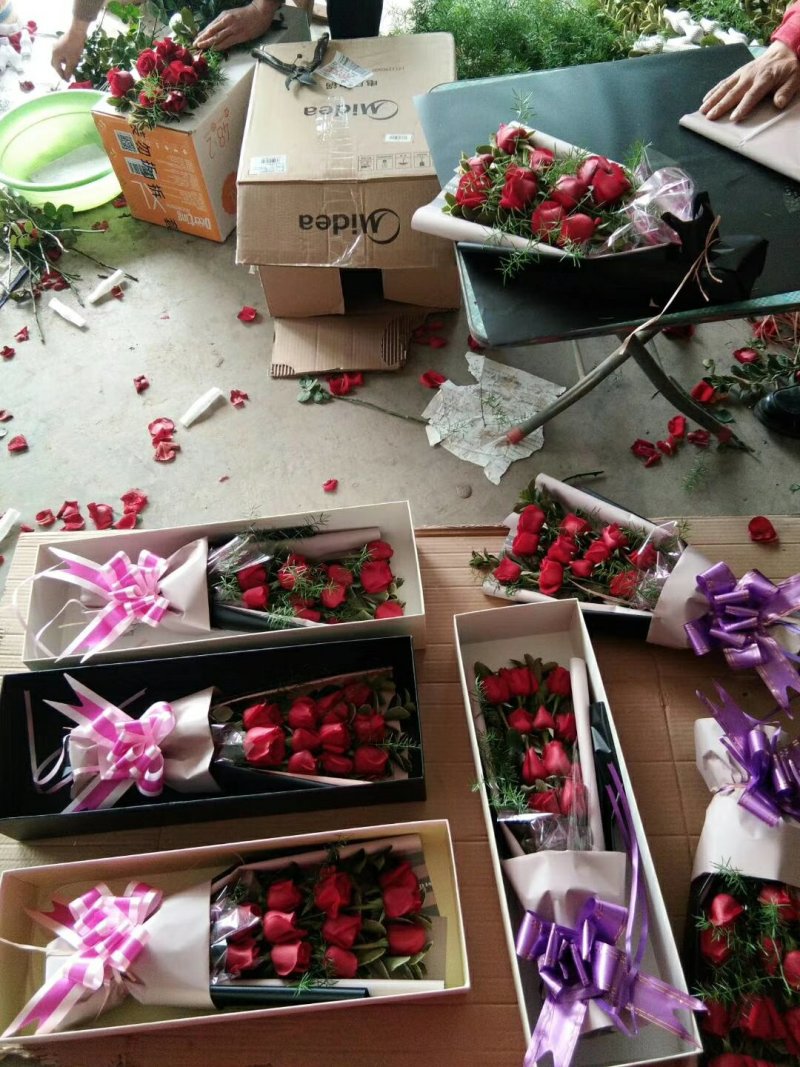 玫瑰鲜花精品礼品盒生日教师老婆毕业庆爱人朋友同学闺蜜祝福