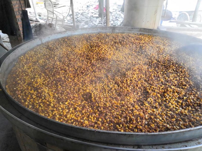 《畅销》包谷酒优质水源上等粮食，古老工业酿制纯酿食白酒