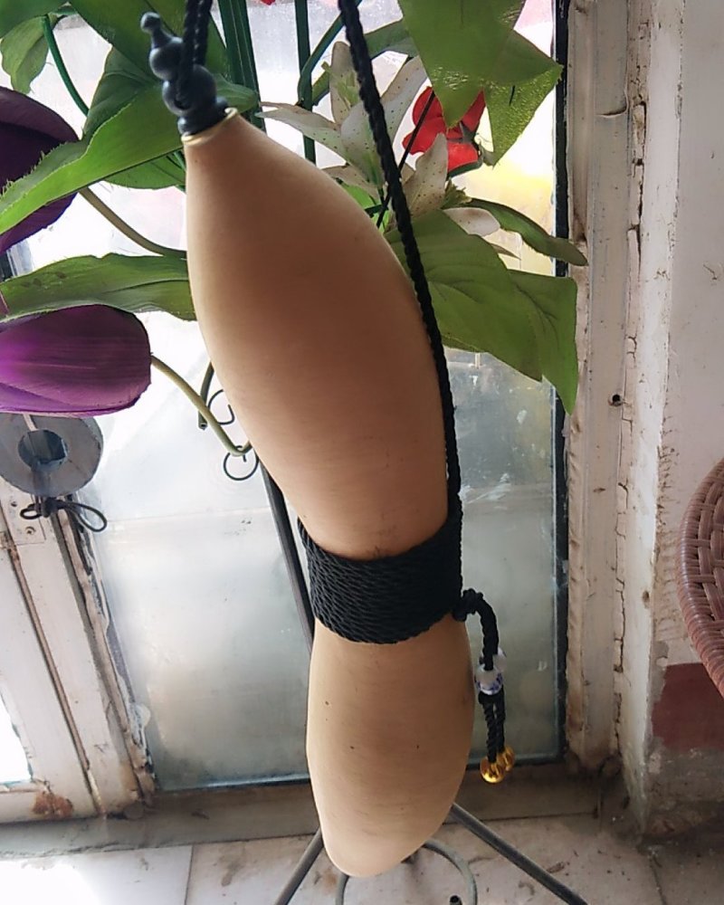 本长酒葫芦，装酒水，把玩，摆放。