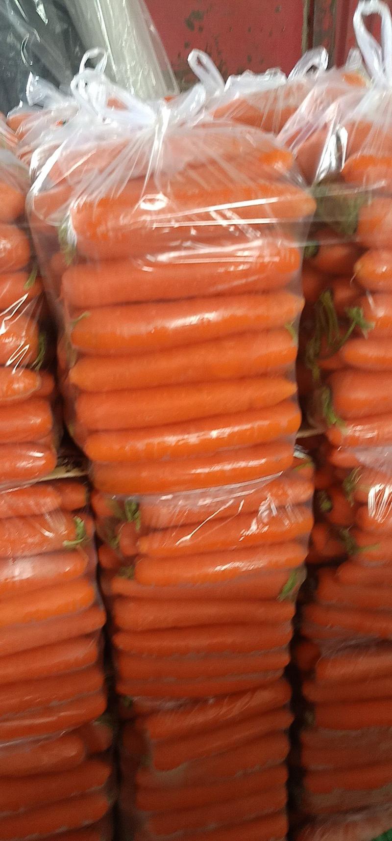 红萝卜，三红胡萝卜各种规格精品包装，直供电商