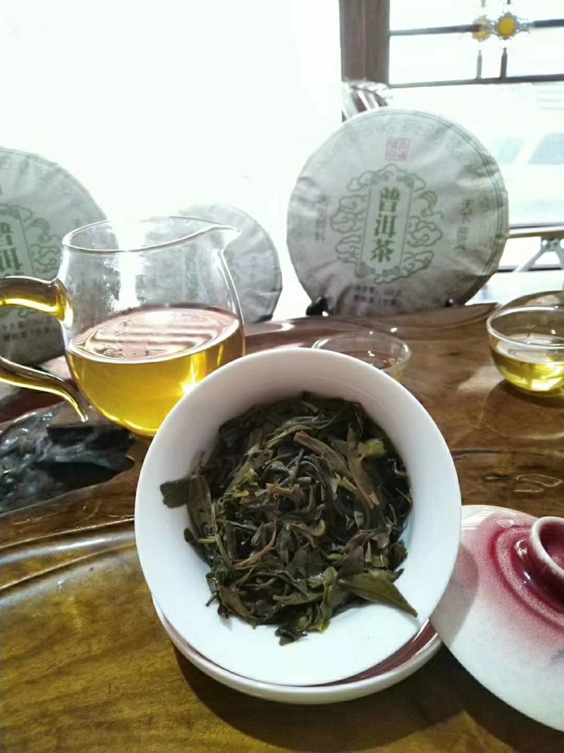 普洱茶(古树原料)，耐泡，汤色漂亮，口感好！