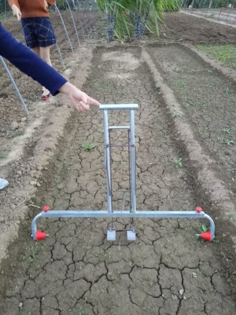 农用盖地膜机器手拉式覆膜机铺膜机宽窄可调节地膜铺盖机