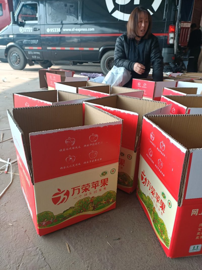 万荣纸加膜红富士苹果口感脆甜一手货源量大从优