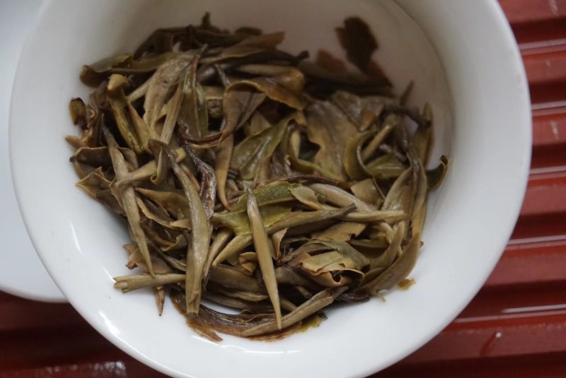 白牡丹。三年老茶。福鼎白茶，一斤两罐