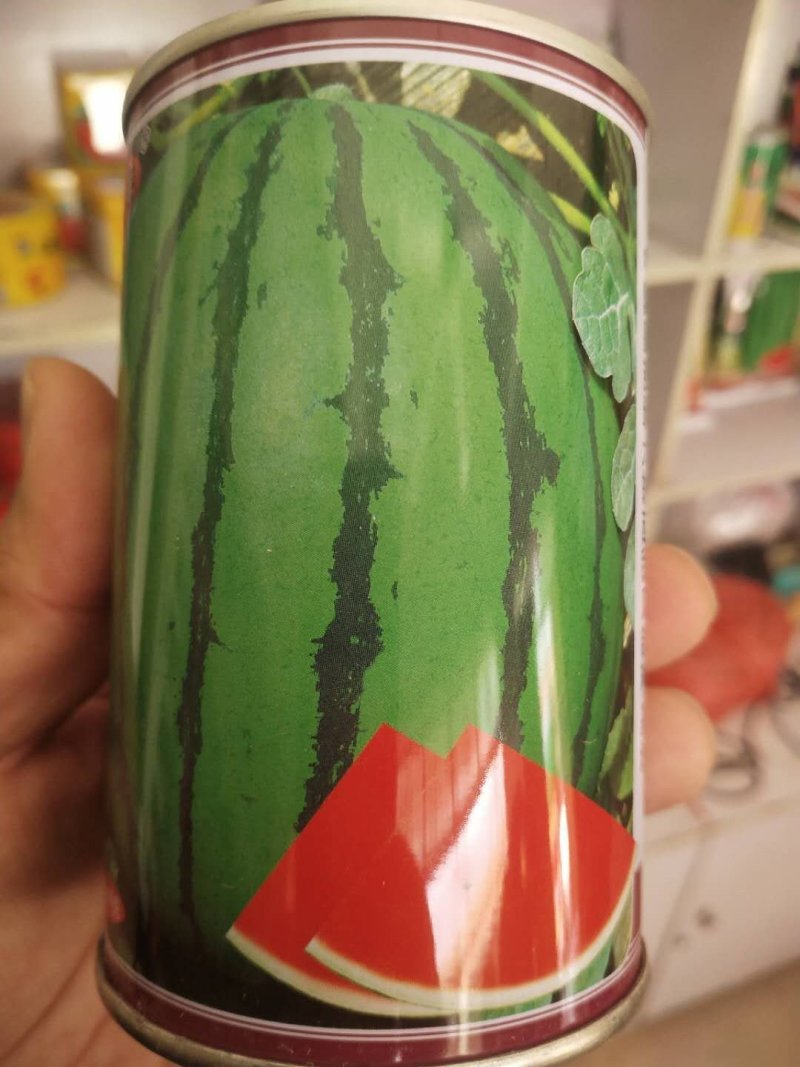 京欣西瓜种子糖度13度高肉脆多汁，商品性好。