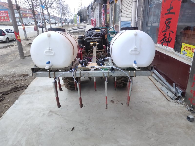 山东潍坊市安丘氯化苦，威百亩多功能同时下药一体土壤处理机