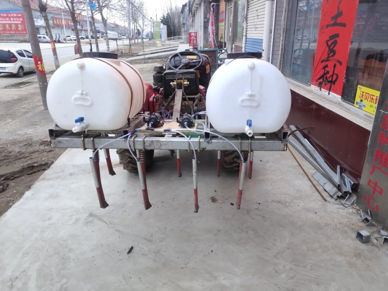 山东潍坊市安丘氯化苦，威百亩多功能同时下药一体土壤处理机