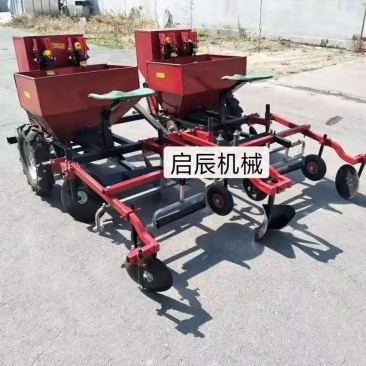 热销土豆播种机拖拉机悬挂土豆播种机多种型号