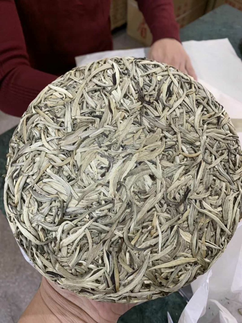 白豪银针月光白茶针饼