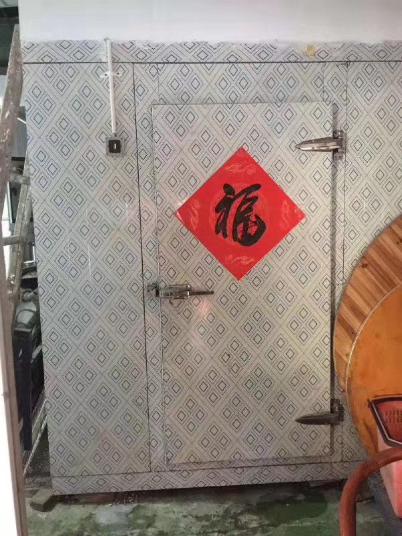 出售一台二手冷冻库，一九年四月份份，需要的抓紧联系