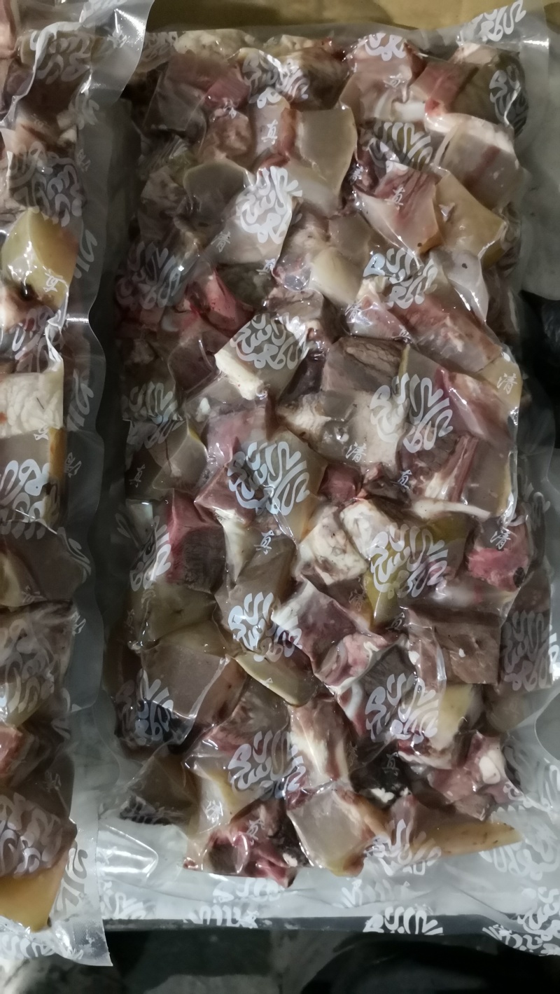 熟牛头肉牛头肉切粒烹致8成熟解冻后入味低损耗