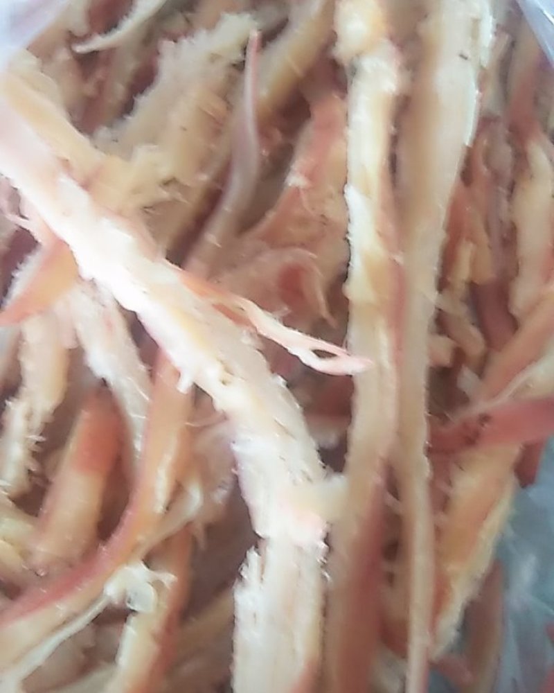 鱿鱼丝特别好吃，老少皆宜，二斤起包邮，量大从优