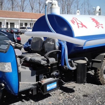 吸粪车