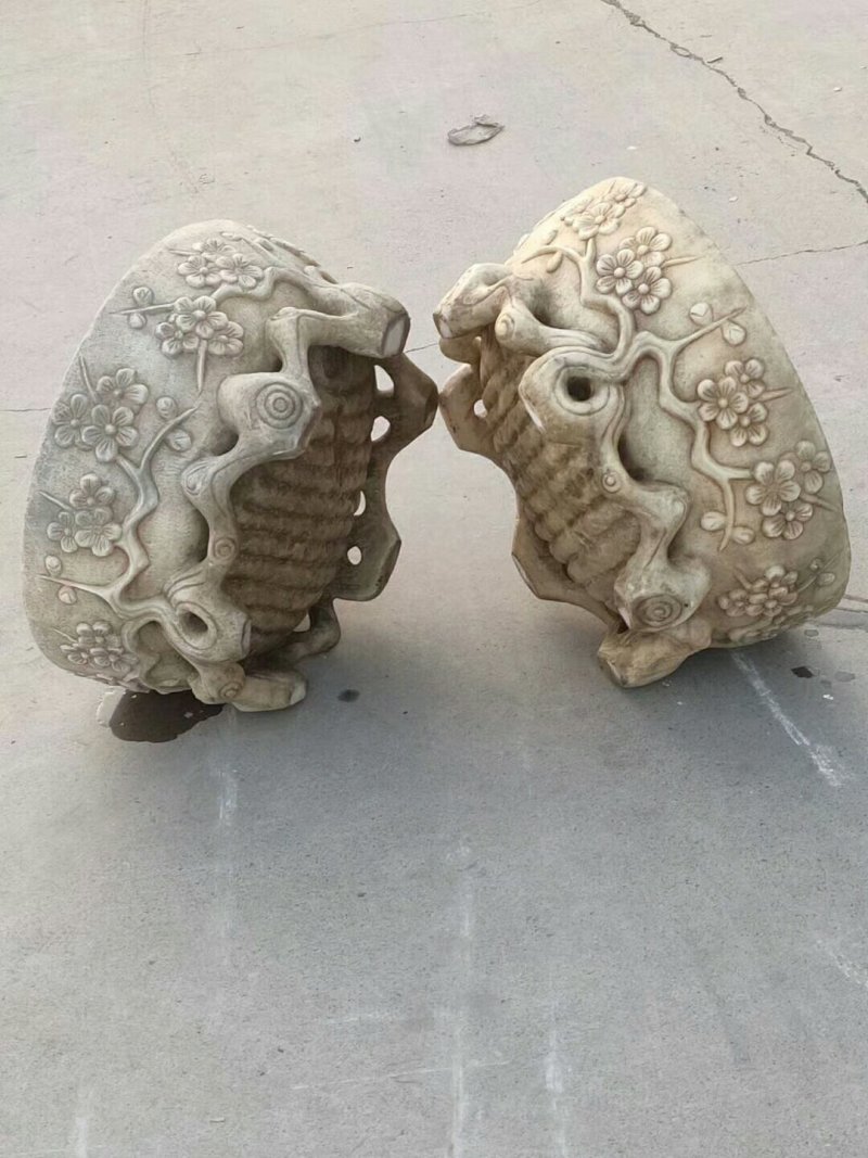 六十年代汉白玉梅花盆一对