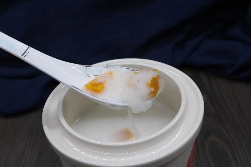 缅甸精品拉丝雪燕泡发后颜色白净口感丝滑性价比非常高