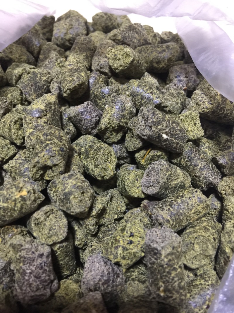 纯正菜籽饼看看颜色就知道有多好