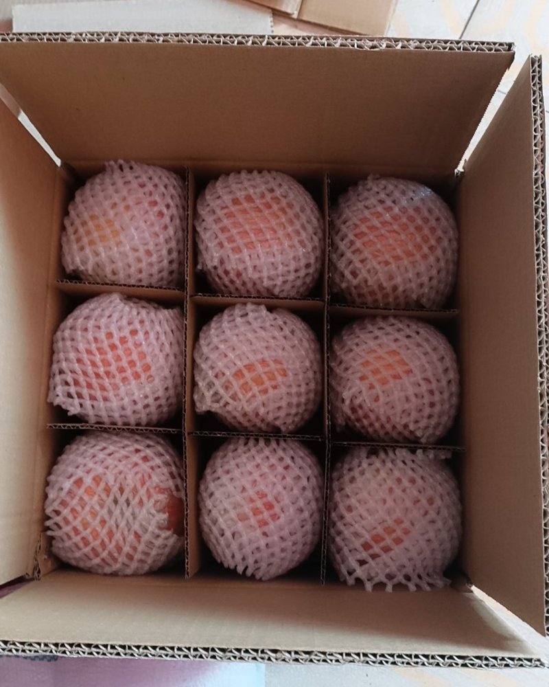 万荣纸加膜红富士苹果口感脆甜一手货源量大从优
