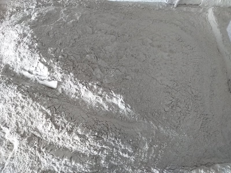 石灰粉，纯生石灰磨制，方便使用，减少劳动量。