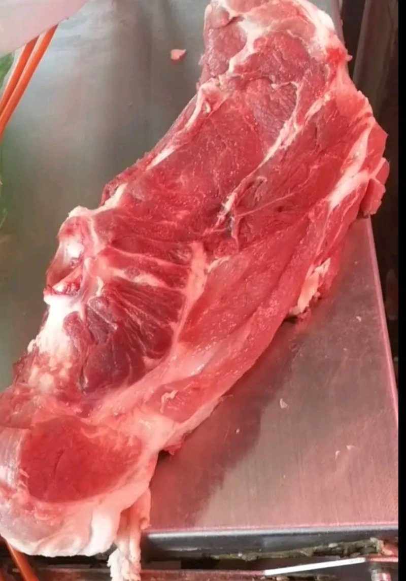 骨头，尾骨，杂排，猪各种品类都有厂家货源充足品质保证