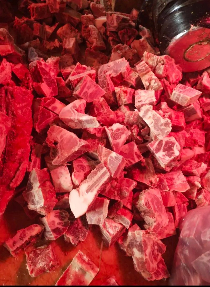 骨头，尾骨，杂排，猪各种品类都有厂家货源充足品质保证