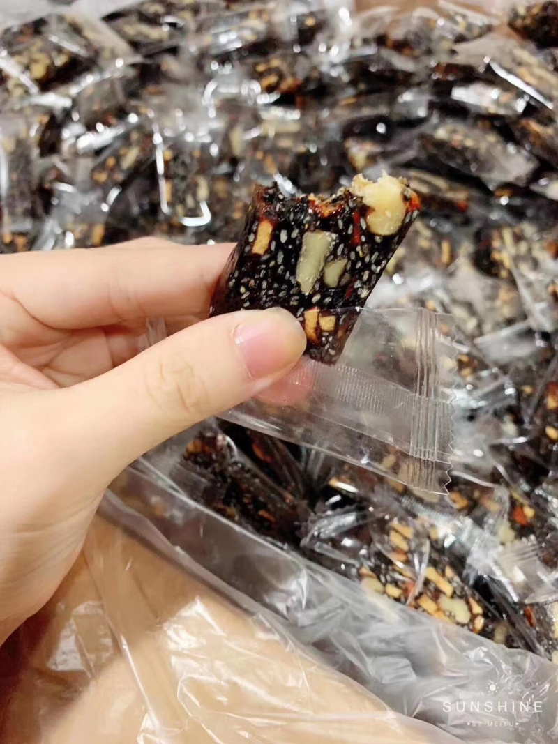 核桃糕一件30斤装量多价优配送袋子