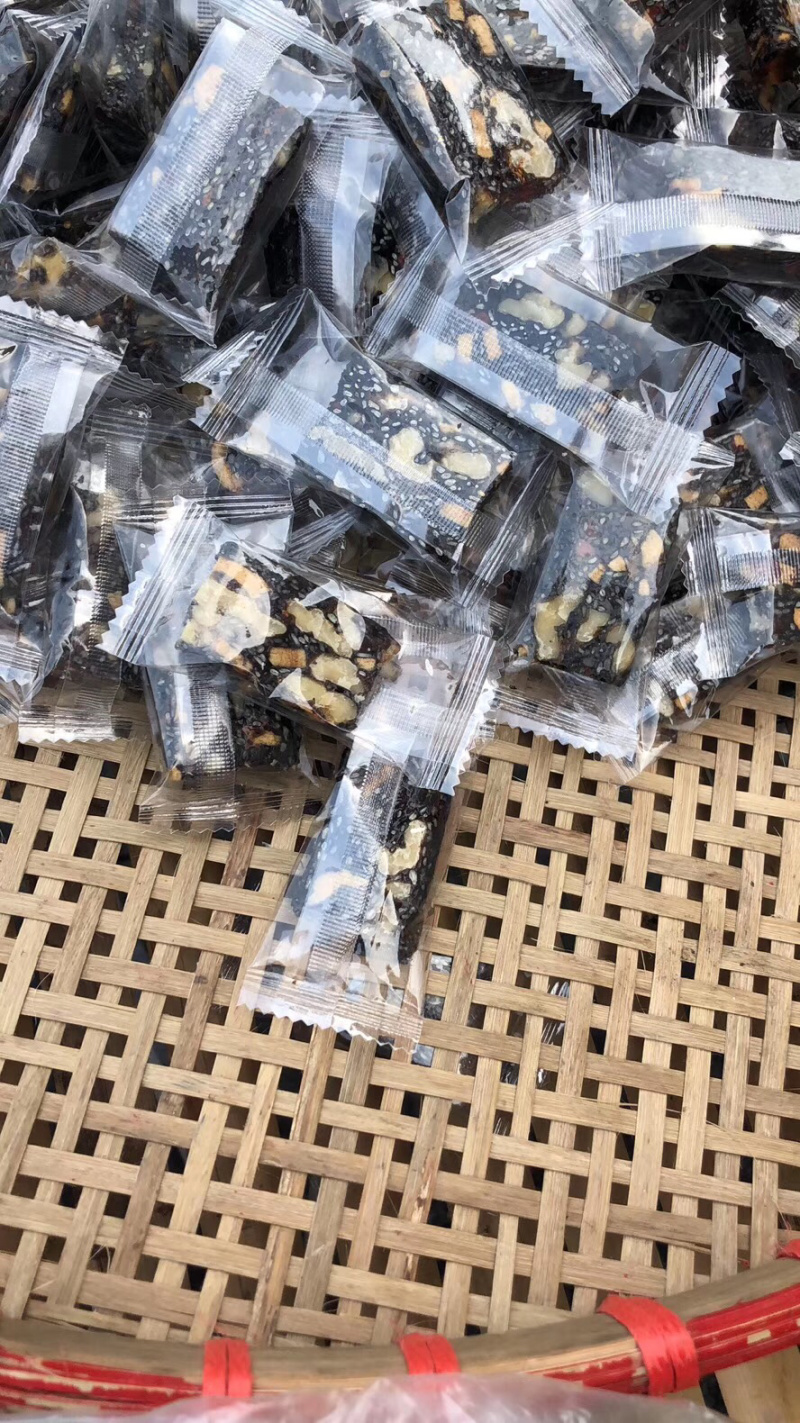 核桃糕一件30斤装量多价优配送袋子