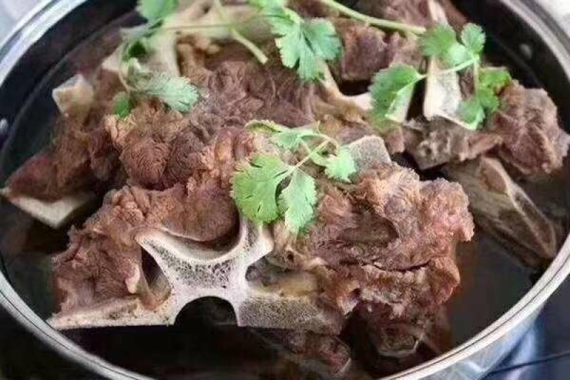牛脖骨，肉多多，质量自己看、量大来谈、看看肉多不多