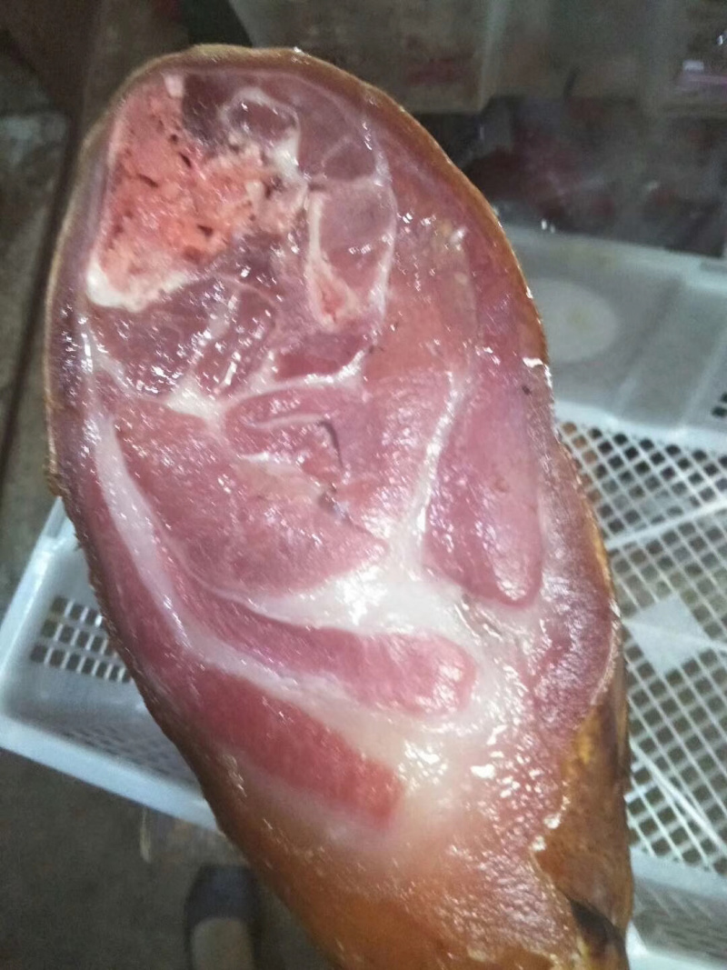 横断山脉大山里的火腿珍品:维西有一腿