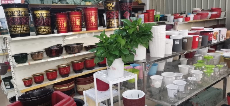 红美花盆厂家直销，各种型号规格营养杯双色盆，角盆，圆盆，