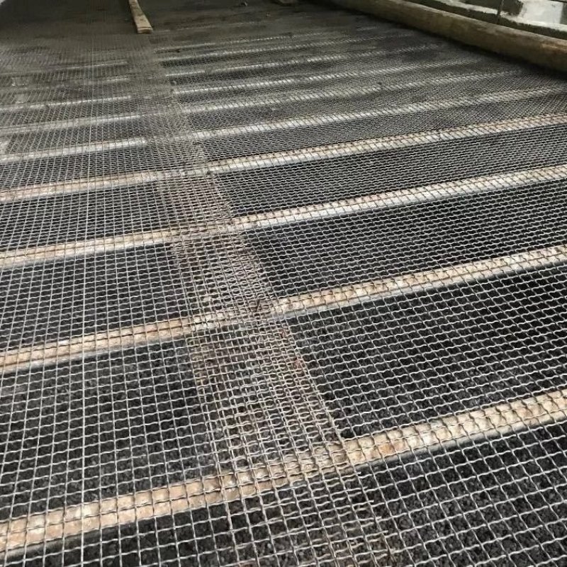 震动矿筛网钢丝编织网加粗轧花网羊床网养殖床网镀锌铁丝网粮