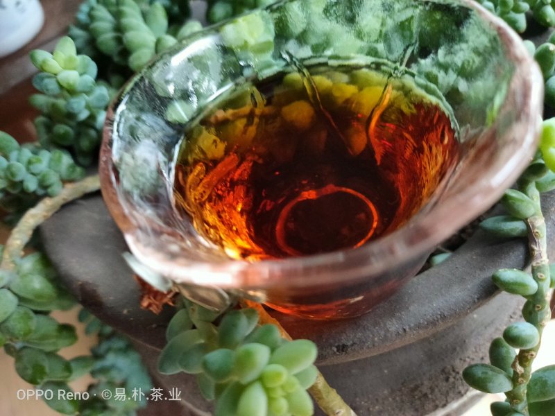 宫廷贡饼普洱熟茶云南七子饼古法压制