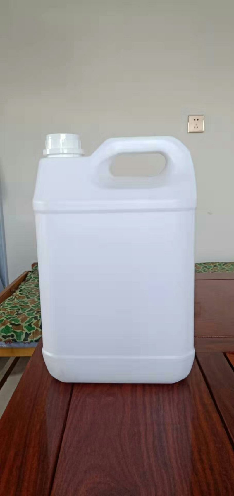 色拉油桶，消毒液桶，浇花喷壶，洗洁精桶洗衣液桶，