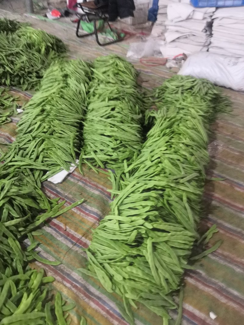 豆类扁豆，颜色绿，卖相好，品质好