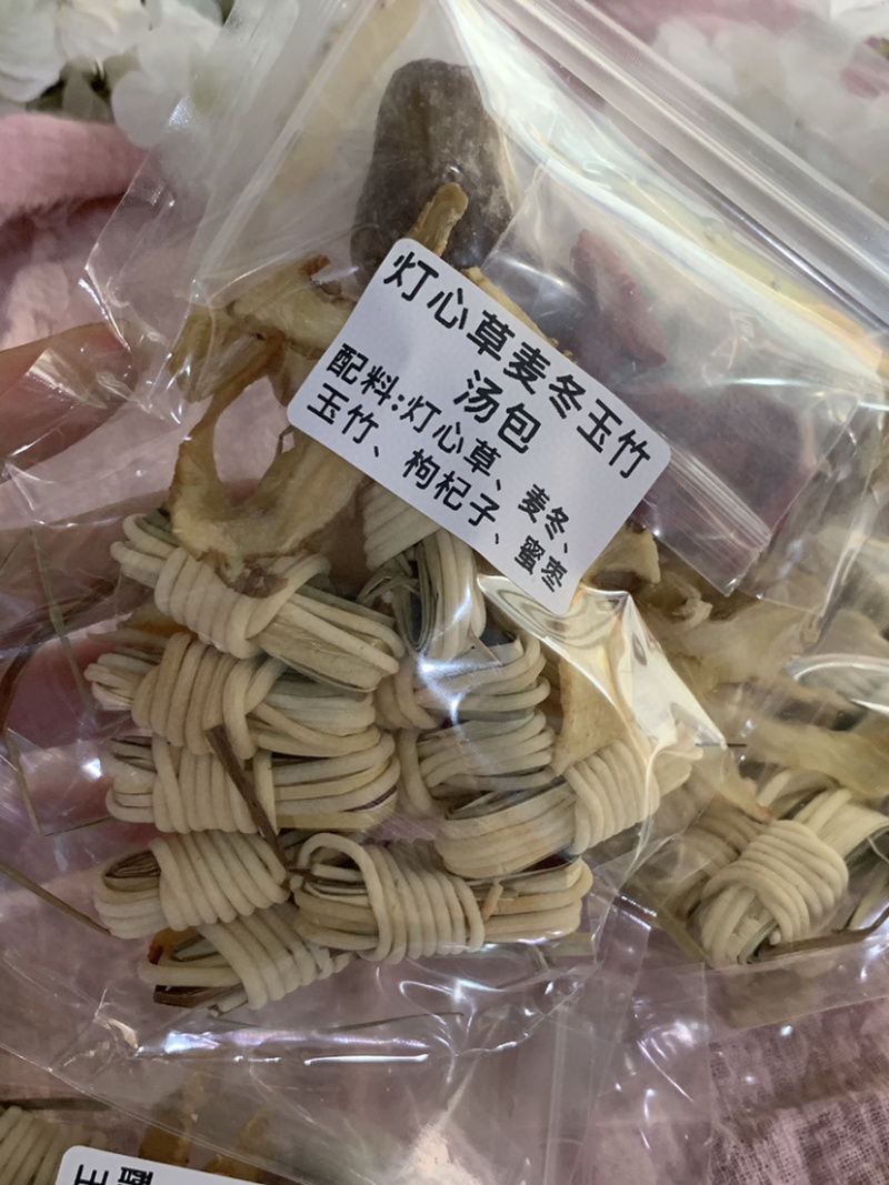 灯芯草汤包羊肚菌黄花胶汤包微商电商实体淘货源代发
