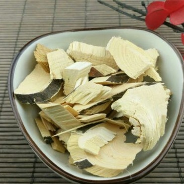 苦木，常年批发供应冷背中药材，苦木