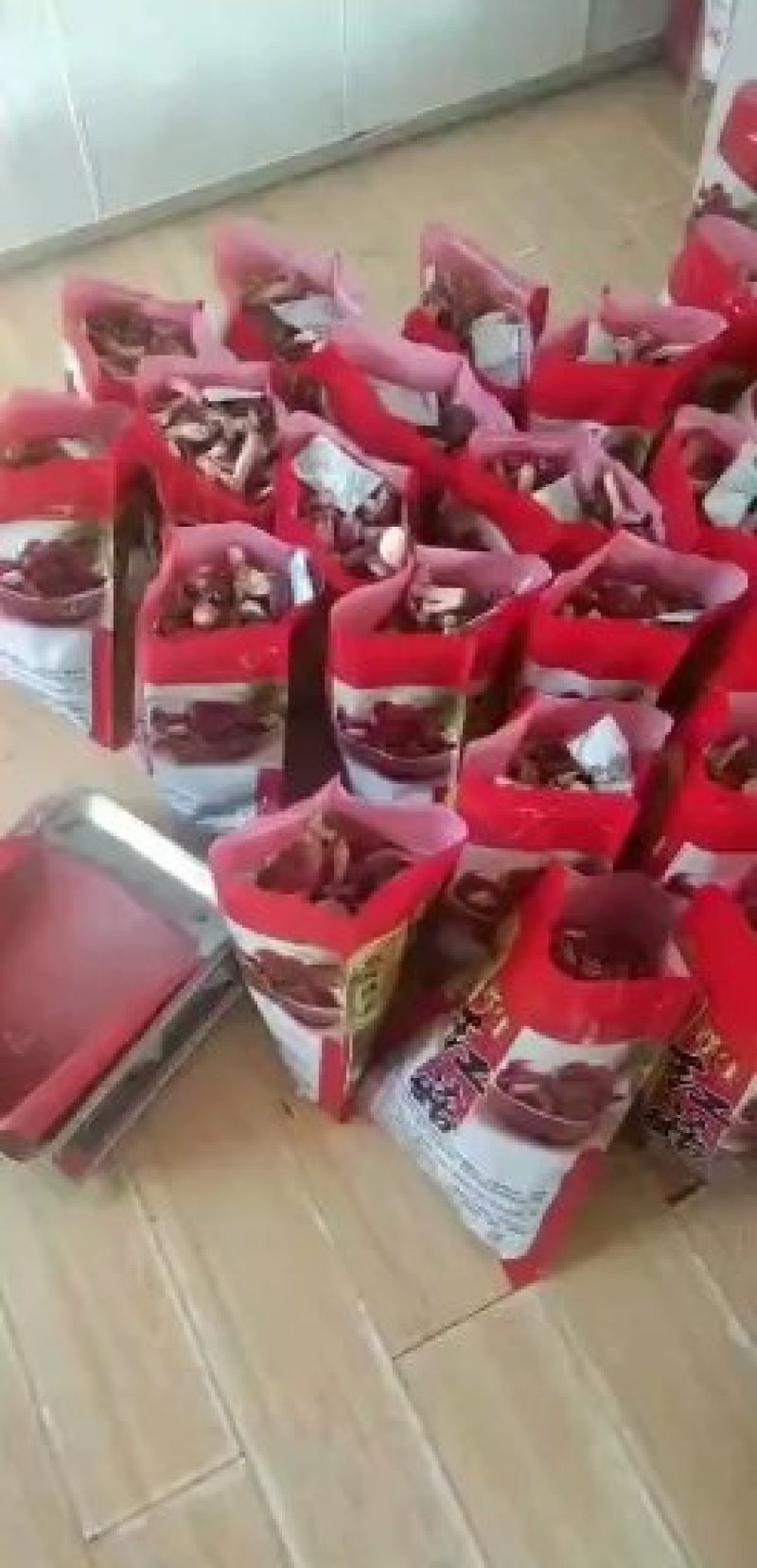 【礼品多种山珍】精选红菇，花香菇，木耳，小包装批发价
