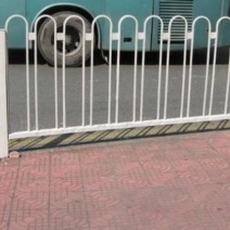 道路护栏围栏马路隔离栏市政护栏京式护栏城市交通防护防撞栏