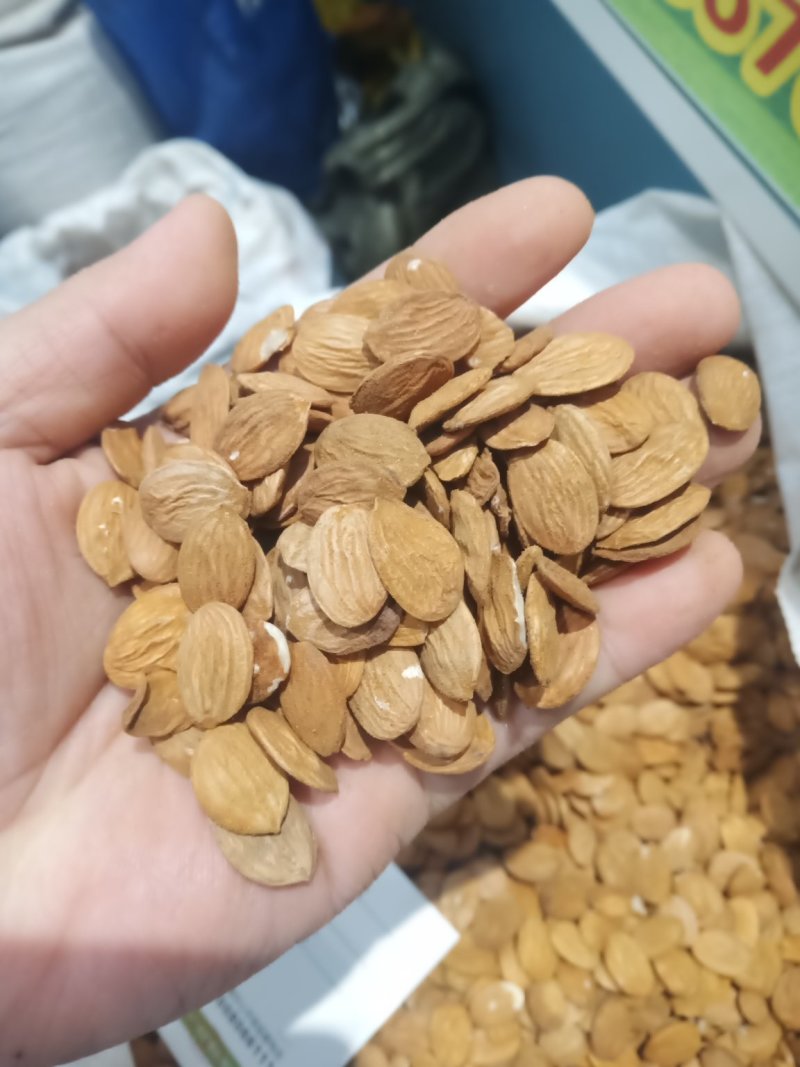 精选桃仁（脱壳桃仁带壳桃仁野生桃仁生桃仁）